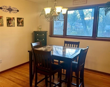 208 Airborne Avenue - Photo Thumbnail 9