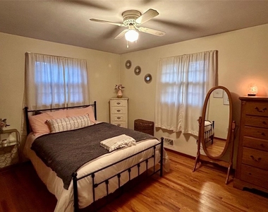 208 Airborne Avenue - Photo Thumbnail 10
