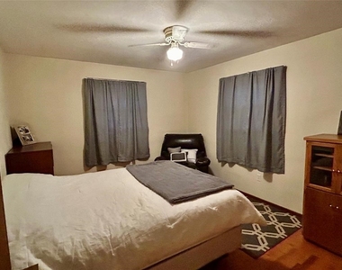 208 Airborne Avenue - Photo Thumbnail 13