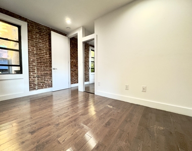 4 St Nicholas Terrace - Photo Thumbnail 3