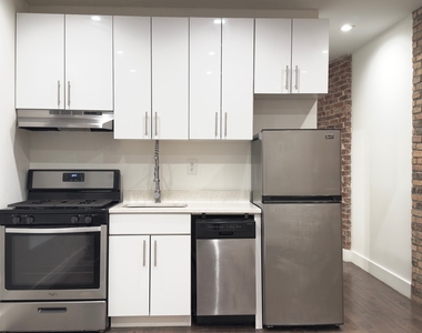 4 St Nicholas Terrace - Photo Thumbnail 1
