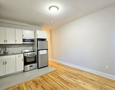 515 West 168th Street - Photo Thumbnail 4
