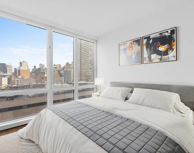 605 West 42nd Street - Photo Thumbnail 4