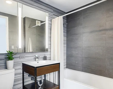 605 West 42nd Street - Photo Thumbnail 5