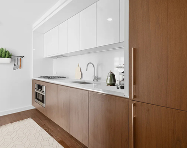 605 West 42nd Street - Photo Thumbnail 3