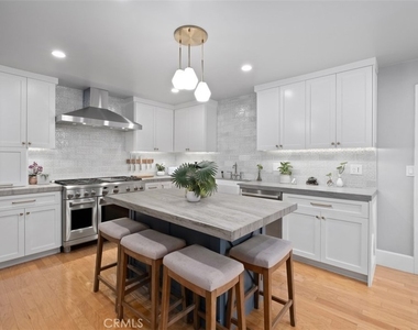 3386 Calle La Veta - Photo Thumbnail 9