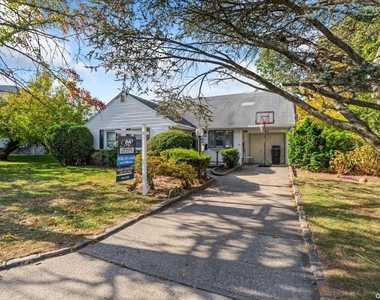 369 Island Avenue - Photo Thumbnail 5