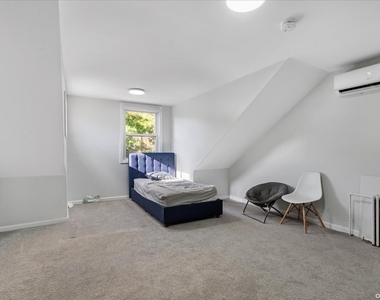 369 Island Avenue - Photo Thumbnail 16