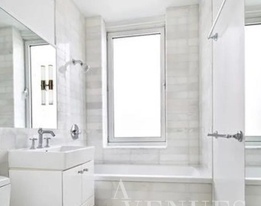 W 42nd St #7f - Photo Thumbnail 3