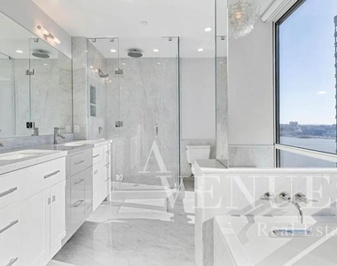 W 42nd St #7f - Photo Thumbnail 2