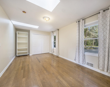 3465 Charing Cross Road - Photo Thumbnail 11