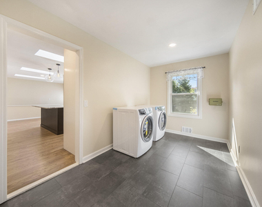 3465 Charing Cross Road - Photo Thumbnail 13