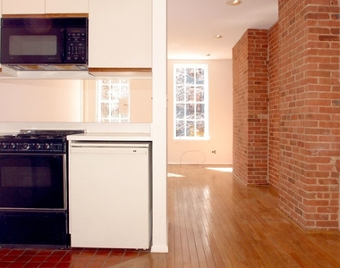 East 81st Street - Photo Thumbnail 2