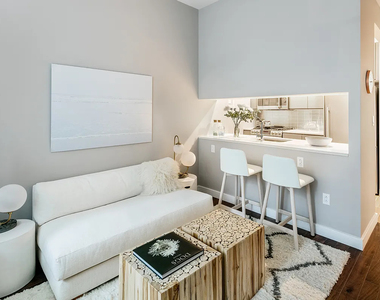 West 28th, Chelsea - Photo Thumbnail 1