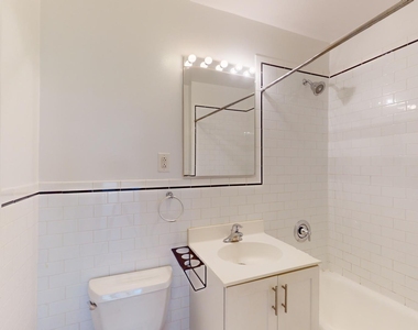 East 89th Street - Photo Thumbnail 4