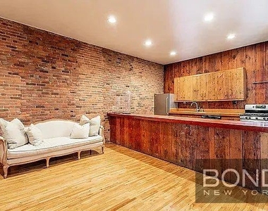 9 St Marks Place - Photo Thumbnail 5