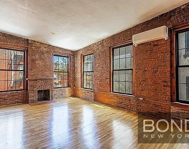 9 St Marks Place - Photo Thumbnail 12