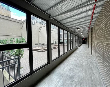 433 West 53rd Street - Photo Thumbnail 7