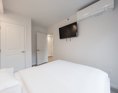 433 West 53rd Street - Photo Thumbnail 3