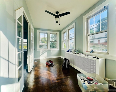 Greenvale Avenue - Photo Thumbnail 5