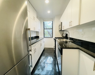 71 West 12th Street - Photo Thumbnail 2