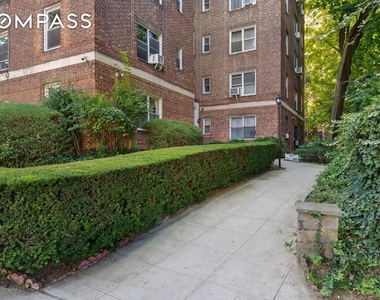 2600 Henry Hudson Pkwy - Photo Thumbnail 9