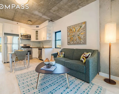 293 Hawthorne St - Photo Thumbnail 1
