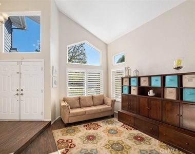 20891 Porter Ranch Road - Photo Thumbnail 6
