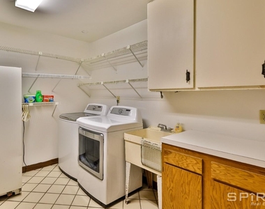 170 Maplecrest Road - Photo Thumbnail 12