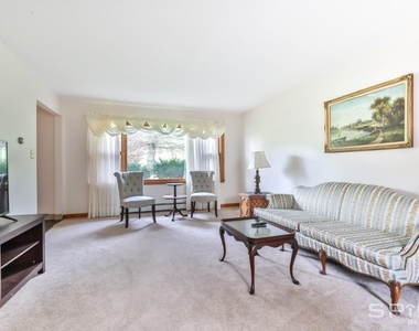 170 Maplecrest Road - Photo Thumbnail 7
