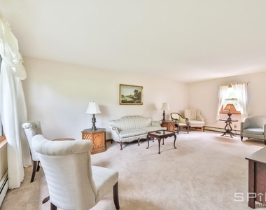 170 Maplecrest Road - Photo Thumbnail 6