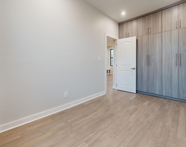 104-12 Metropolitan Avenue - Photo Thumbnail 13