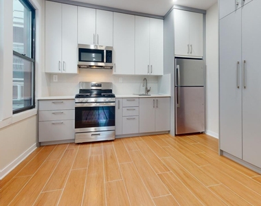104-12 Metropolitan Avenue - Photo Thumbnail 3