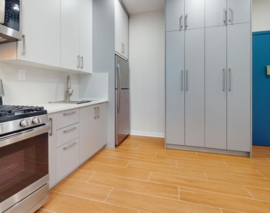 104-12 Metropolitan Avenue - Photo Thumbnail 5