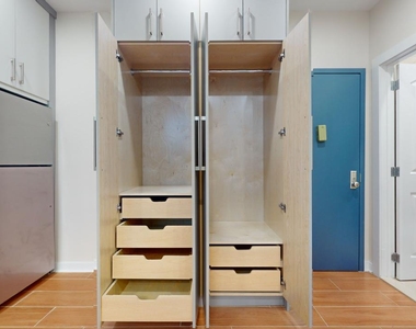 104-12 Metropolitan Avenue - Photo Thumbnail 6