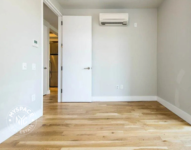 185 Leonard Street - Photo Thumbnail 6