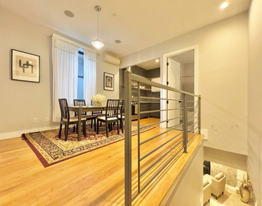 717 Dekalb Avenue - Photo Thumbnail 2