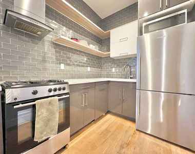 717 Dekalb Avenue - Photo Thumbnail 4