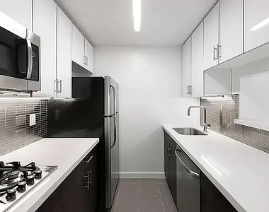 184 Lexington Avenue - Photo Thumbnail 2