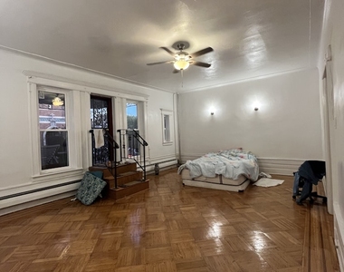 298 Brooklyn Ave - Photo Thumbnail 10