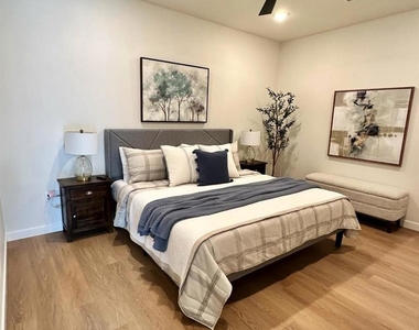 3909 Voltaire St - Photo Thumbnail 1