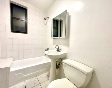 386 Manhattan Avenue - Photo Thumbnail 5