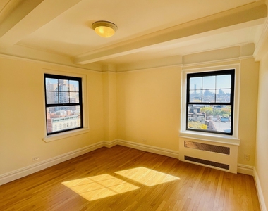 95 Christopher Street - Photo Thumbnail 5