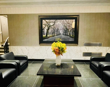 95 Christopher Street - Photo Thumbnail 13