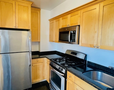 95 Christopher Street - Photo Thumbnail 9