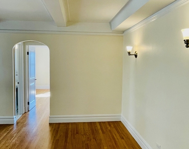 95 Christopher Street - Photo Thumbnail 3