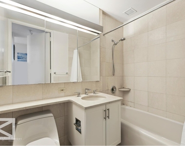 1775 York Ave - Photo Thumbnail 5