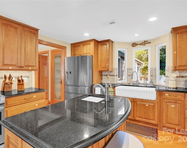 7314 Brigmore Drive - Photo Thumbnail 39