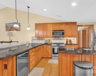 7314 Brigmore Drive - Photo Thumbnail 38