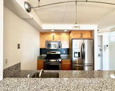 53 Boerum Pl - Photo Thumbnail 3